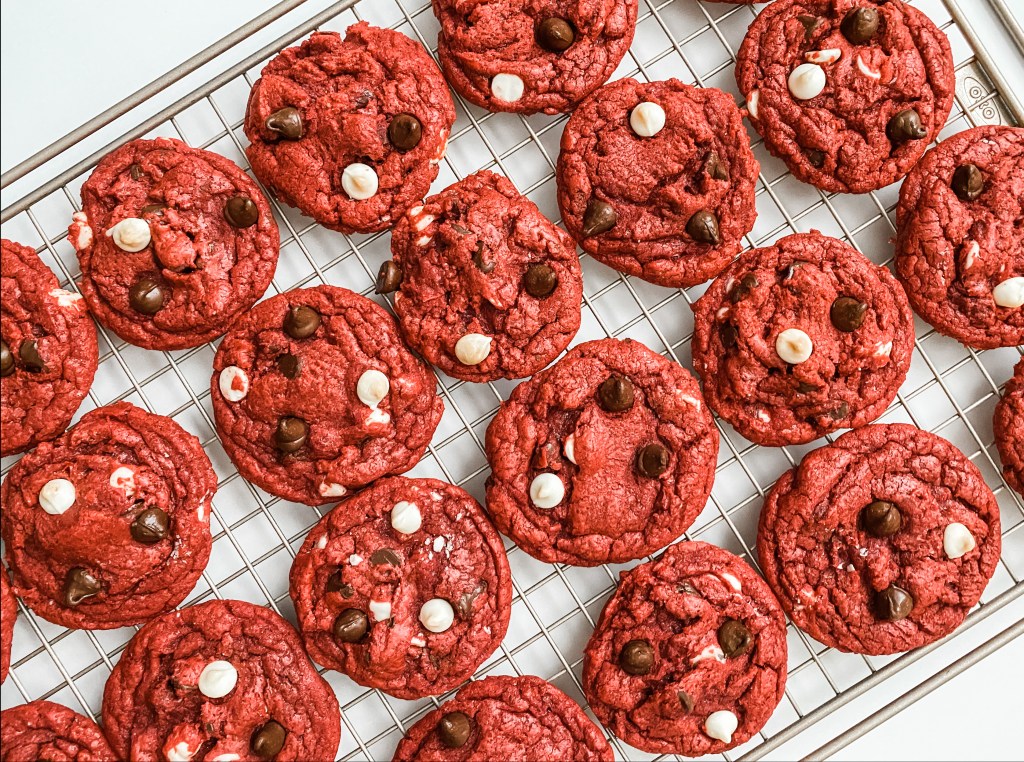 Red Velvet Cake Batter Chocolate Chip&nbsp;Cookies
